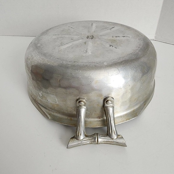 Everlast Forged Aluminum Hammered Bali Bamboo Casserole Large 1.5 qt Servewear - Picture 8 of 13